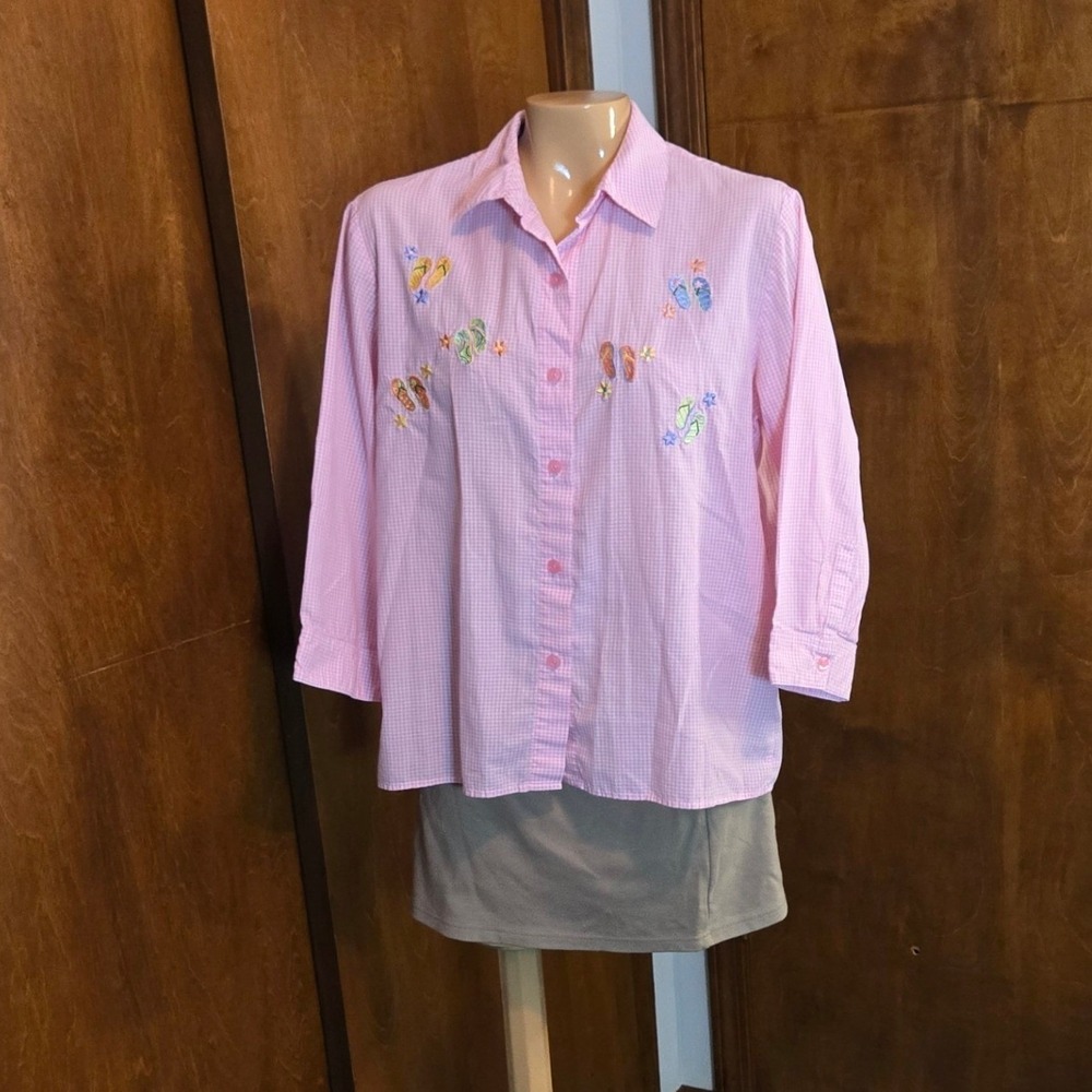 Breckenridge Womens Button Up Size Medium Pink Gingham Embroidered Flip‎ Flops